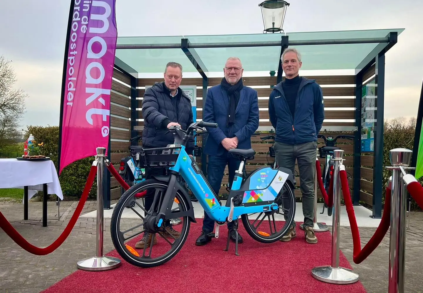 De opening van het de droppointlocatie van Deelfiets Nederland in de gemeente Noordoostpolder
